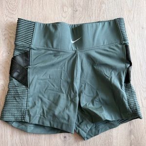 Nike Pro Aeroadapt Compression Shorts - Olive Green